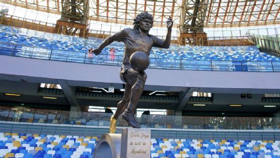 ¿Qué clubes de futbol tienen más estatuas de leyendas en sus estadios? - ESPN