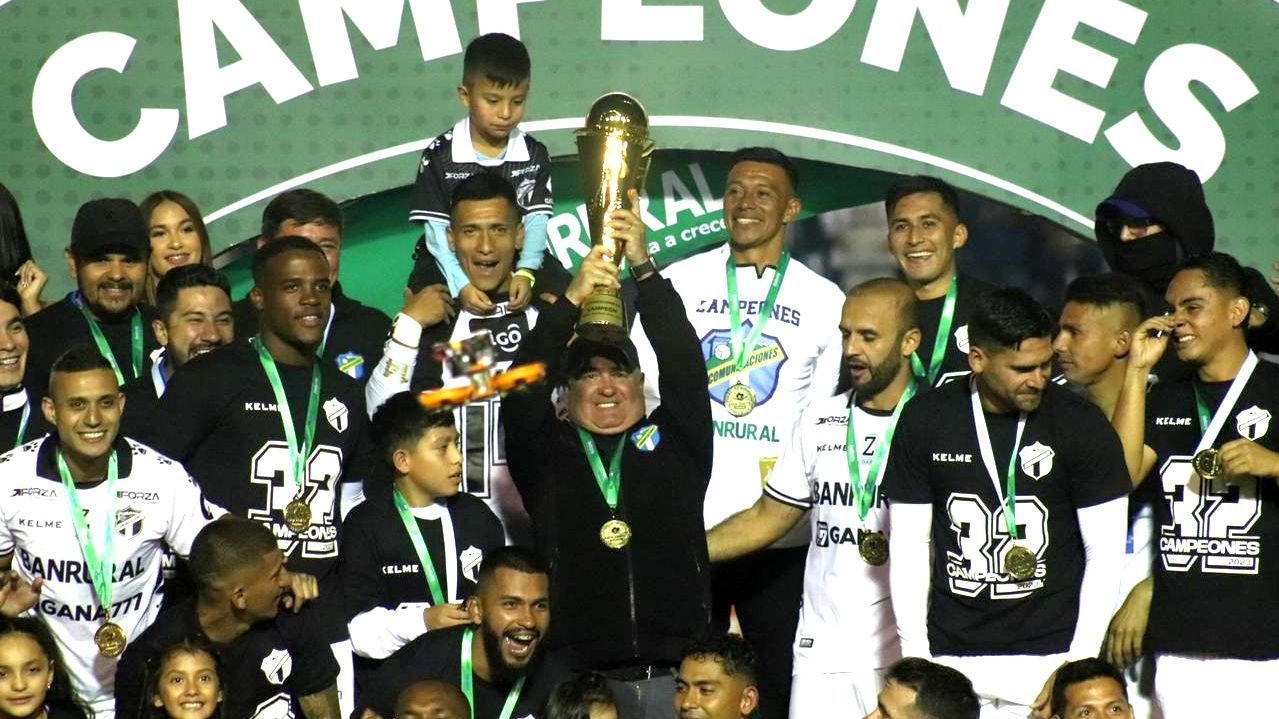 Willy Olivera conquista la 32 y se coloca en lo alto de los técnicos más ganadores en torneos cortos de Liga Nacional - ESPN