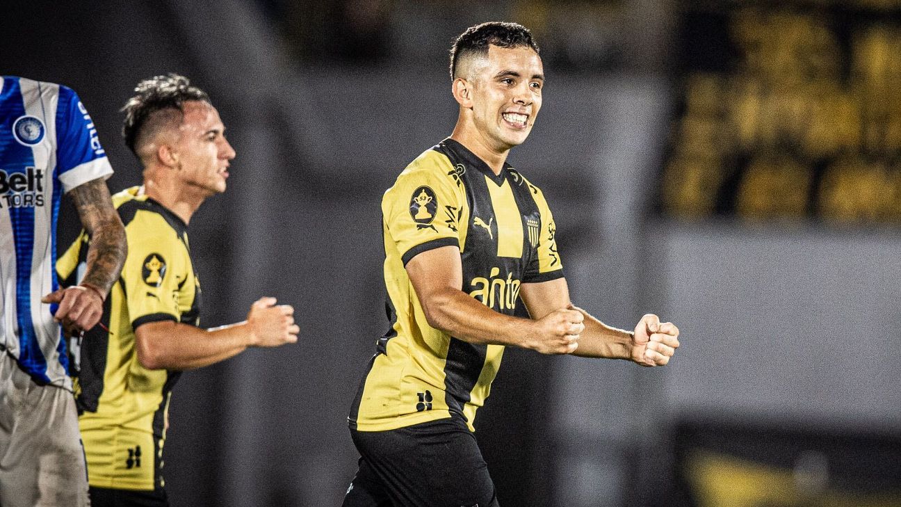 Leo Fernández, el futbolista de Peñarol que rememora a Pacheco y Bengochea - ESPN