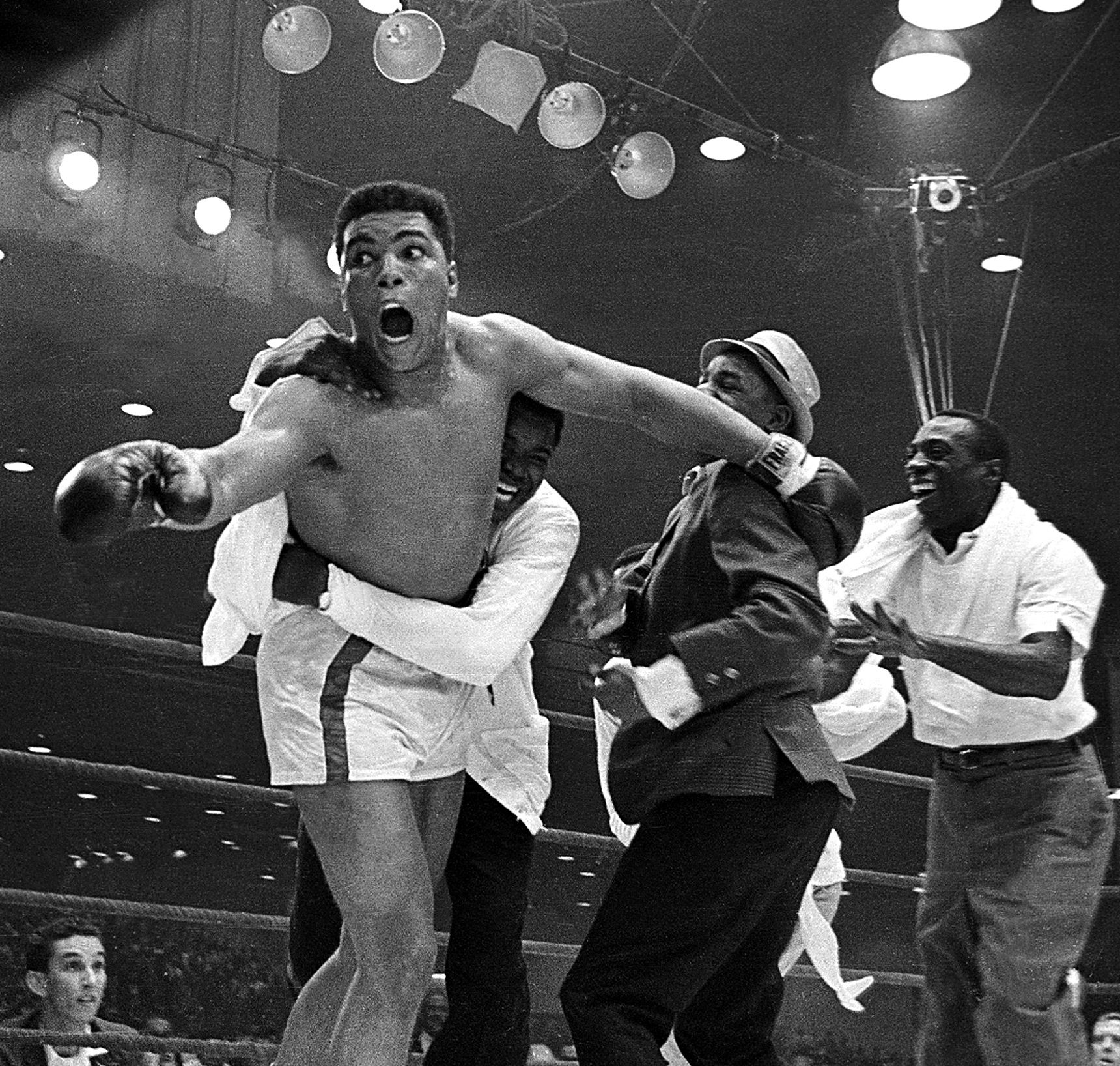 MUHAMMAD ALI 1942 - 2016