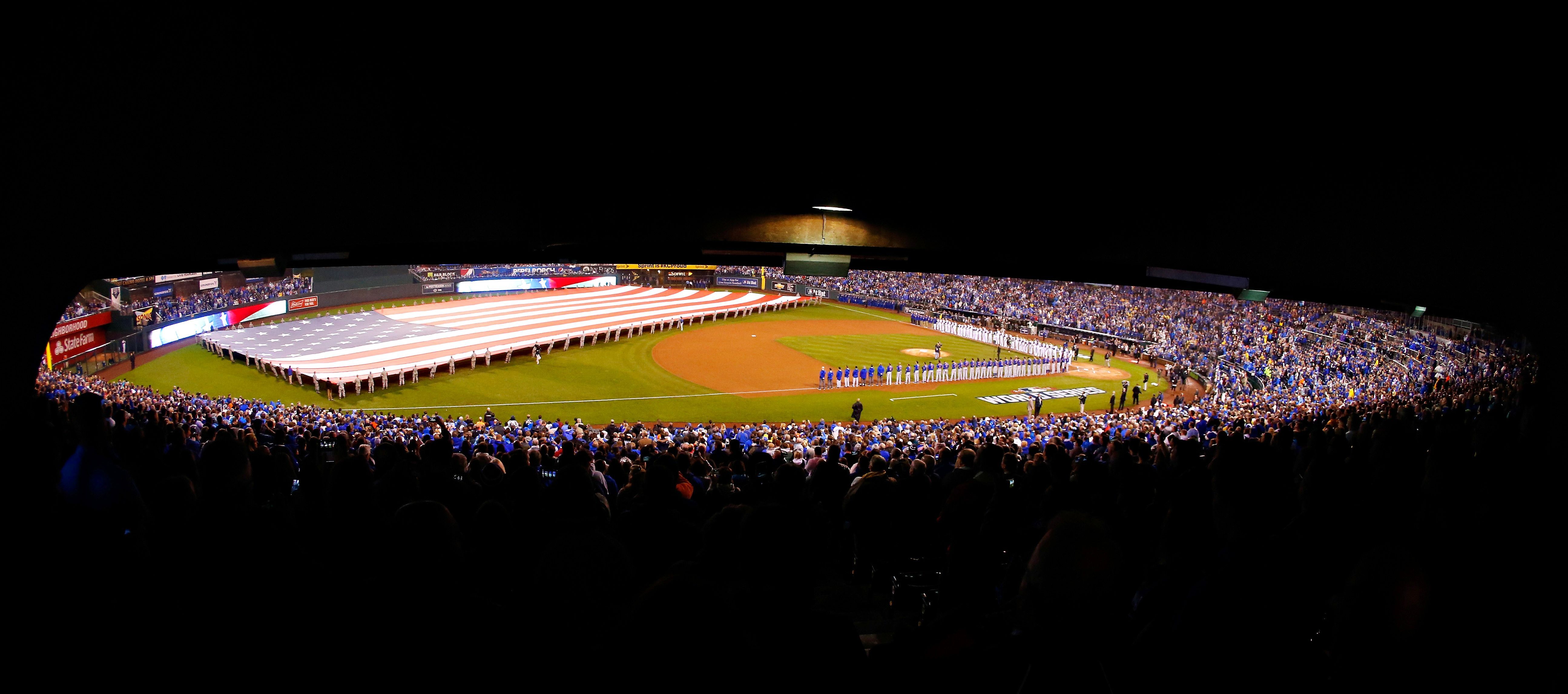 Honor a la Naci�n en el Kauffman Stadium