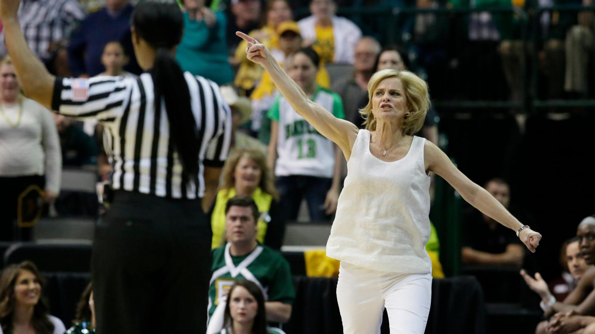 Kim Mulkey's jacket throw joins Sideline Rant Hall of Fame