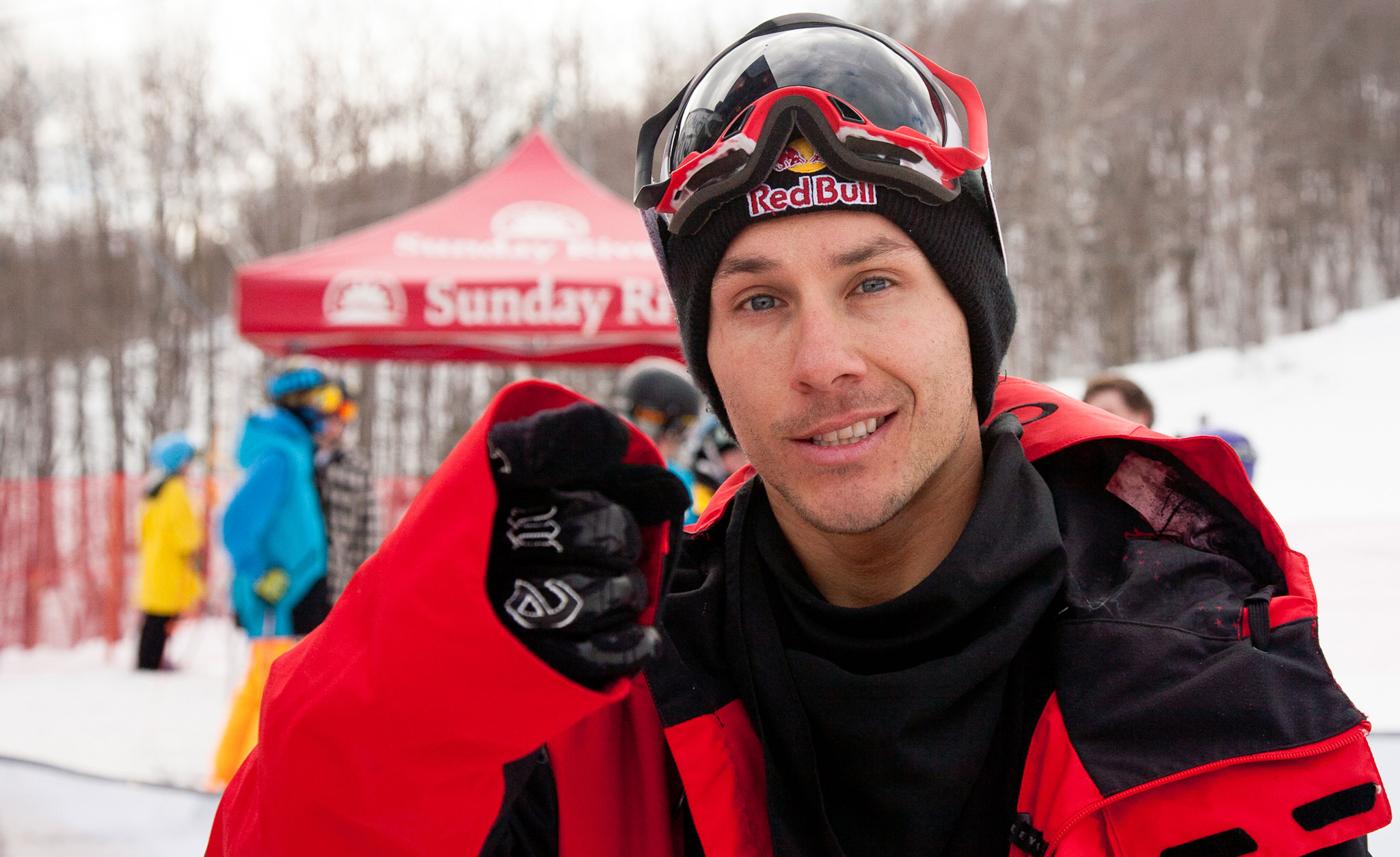 Simon Dumont in Photos