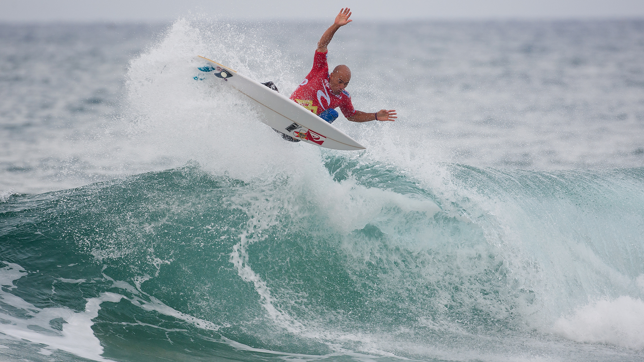 ASP World Tour surfer Kelly Slater will become a familiar name to ESPN viewers in 2014, following a three-year agreement between ESPN and the ASP to broadcast the 2014 season.