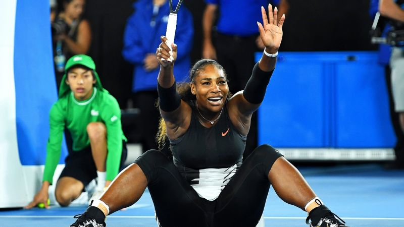 Serena Williams stops to play tennis with two guys while out for a walk - ESPN