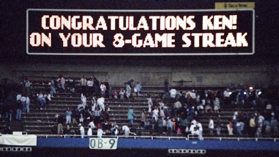Ken Griffey Jr. & Sr. Highlight Yankee Stadium Catches on Make a GIF