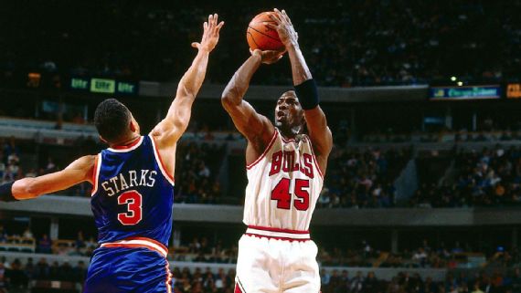 Rare Footage of John Starks Playing For The Chicago Bulls in 2000 