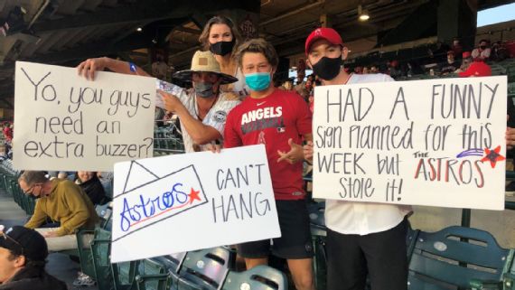 Los Angeles Angels fans toss trash cans, jeer Houston Astros in win - ESPN