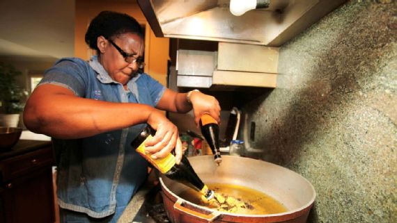 Vladimir Guerrero Jr. Grandma Cooks Homemade Meals For The Blue