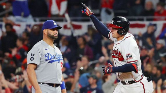 Adam Duvall's base-running mistake costs Braves a run in NLDS against  Brewers