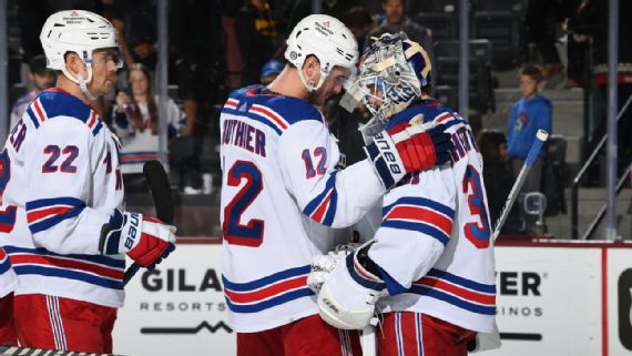 New York Rangers coach Gerard Gallant, looking to 'spark your team with a  goalie change,' pulls Igor Shesterkin in Game 3 loss - ESPN