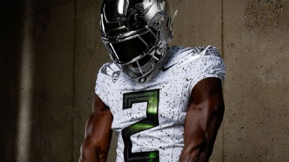 Oregon Ducks to wear black and neon green uniforms this weekend