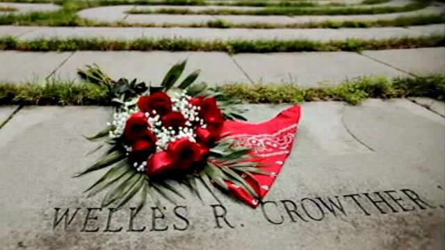 Boston College honors 9/11 hero Welles Crowther with football uniforms