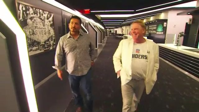 Oakland Raiders' Owner Mark Davis Gets To Know Las Vegas at MB Steak -  Eater Vegas