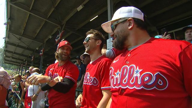 Phillies, Brandon Marsh await test results on his injured knee