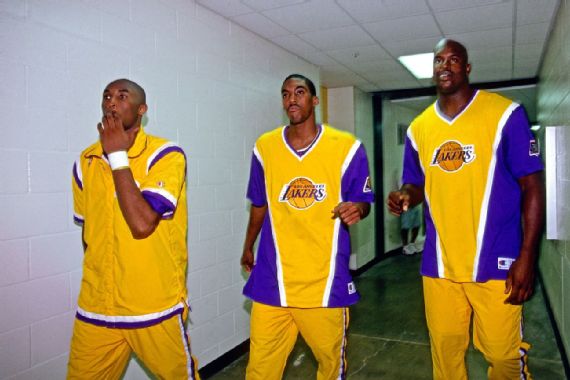 Kobe Bryant ~ Shaq ~ Magic Johnson ~ 2002 Los Angeles Lakers Champ 8 x 10  Photo