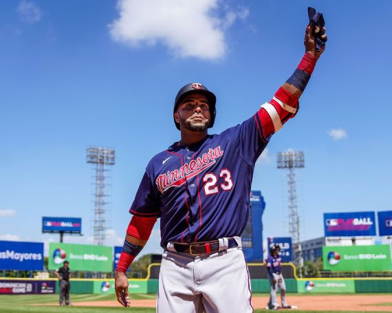 Nelson Cruz's three-run homer leads Dominican Republic to stunning