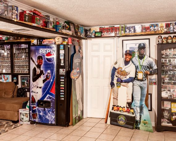 Ken Griffey Jr. Takes His Rightful Place in the HOF - Sports Collectors  Digest