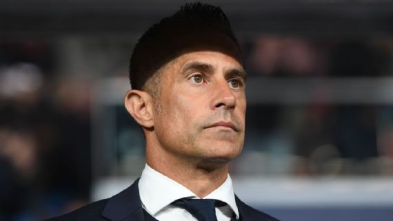Por que Sylvinho não deu certo no Lyon? Brasileiro defende trabalho do treinador do Corinthians na França