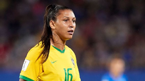 Feminino: sem poder embarcar para a China, Bia Zaneratto está perto de fechar com o Palmeiras