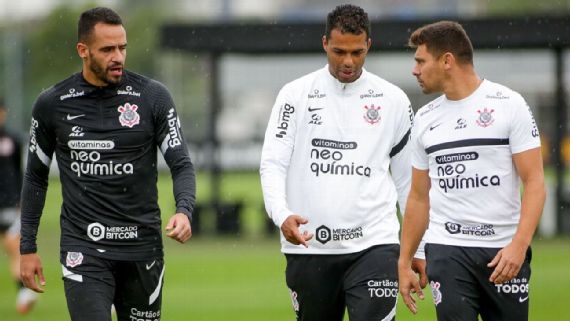 Fernando Lázaro era braço direito de Tite e já foi acordado na madrugada pelo treinador 