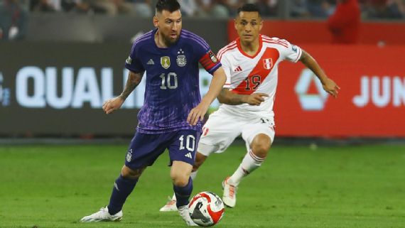  Messi scored twice as Argentina beat Peru 2-0 on Tuesday