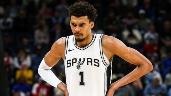 Victor Wembanyama playing basketball