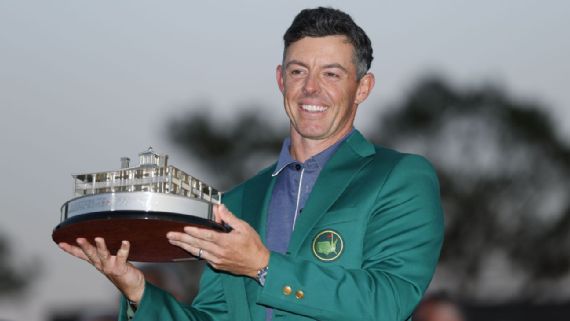 Rory McIlroy ganó su primera chaqueta verde en el Masters 2025.