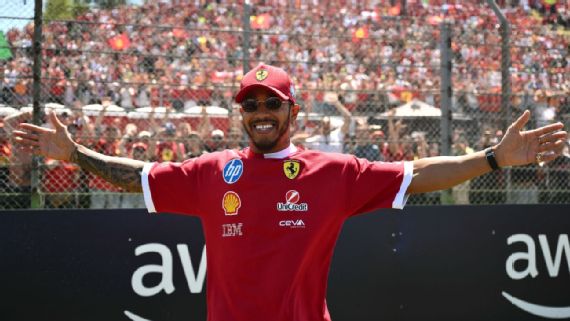 Lewis Hamilton interacting with Tifosi
