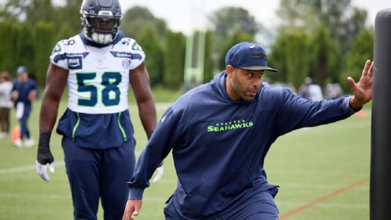 Seahawks ⁢coach Mike McDonald and⁢ DC Aden Durde return most of the defensive group from last season.