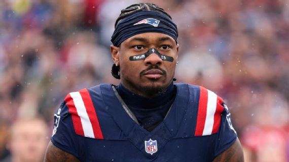 Patriots wide receiver Stefon Diggs