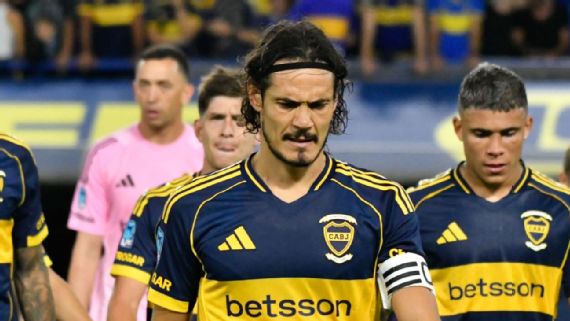 Edinson Cavani decidió operarse para poder volver a jugar sin dolor en Boca