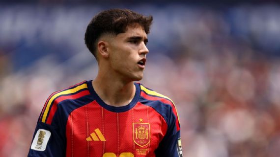 Pau Cubarsí disagreed with Mariano Rajoy. (Photo by Alex Pantling - FIFA/FIFA via Getty Images)