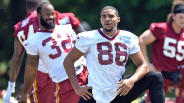 Wearing Non-Contact Jersey, Jordan Reed Returns To Practice