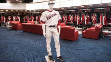 Nationals relying on mannequin to navigate uniform combos