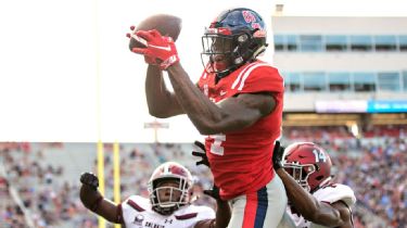 DK Metcalf weight room photograph: Wide receiver is a monster among men