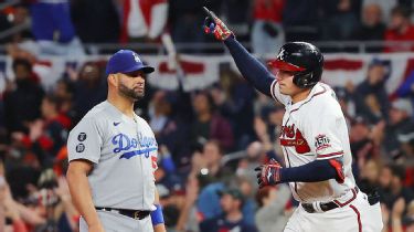 Braves manager Brian Snitker gets 100% honest on difference between regular  season and playoffs