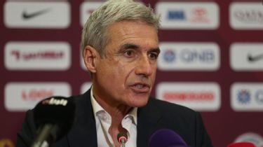 Lu&Atilde;&shy;s Castro deixa o Al-Duhail, do Catar, e fica livre para assumir como  t&Atilde;&copy;cnico do Botafogo