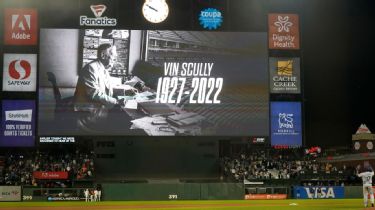 Vin Scully calls Don Larsen's perfect game
