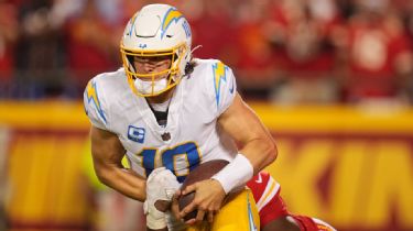 Chargers vs. Chiefs final score, highlights: Kansas City holds off LA,  injured Justin Herbert with Jaylen Watson pick-six