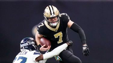 New Orleans Saints' Taysom Hill to start at QB vs. Dallas Cowboys, source  says; RB Alvin Kamara won't play - ESPN