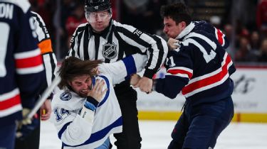 Fight breaks out during head shot review in Lightning-Capitals - ESPN