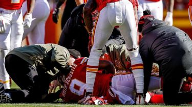 VIDEO: Browns Knock JuJu Smith-Schuster Out of Game After Concussing Him on  Helmet-to-Helmet Hit