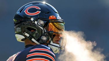 Justin Fields Sets Chicago Bears Record By Completing 16 Straight