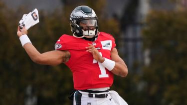 Jalen Hurts - Philadelphia Eagles Quarterback - ESPN