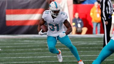 Miami Dolphins free agency 2023: Duke Riley re-signing to stay with team -  The Phinsider