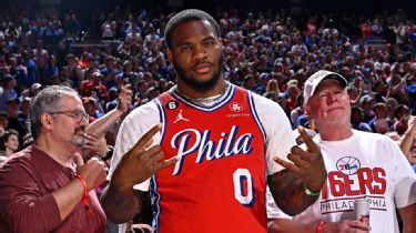 Eagles Nation on X: Micah Parsons rocking a Tyrese Maxey jersey at the  Sixers game 