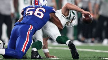 Ex-Jets quarterback who suffered eerily similar injury to Aaron