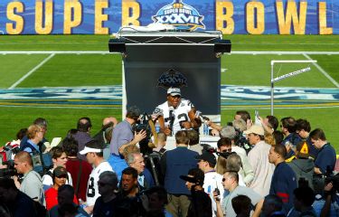 Super Bowl 46 - After Giants' Surreal Touchdown, Debates on the Strategy -  The New York Times