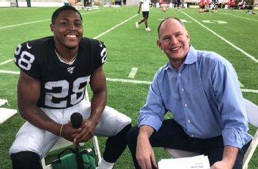 Kerryon Johnson Jokes With Fan Who Got His Jersey Instead Of Calvin's